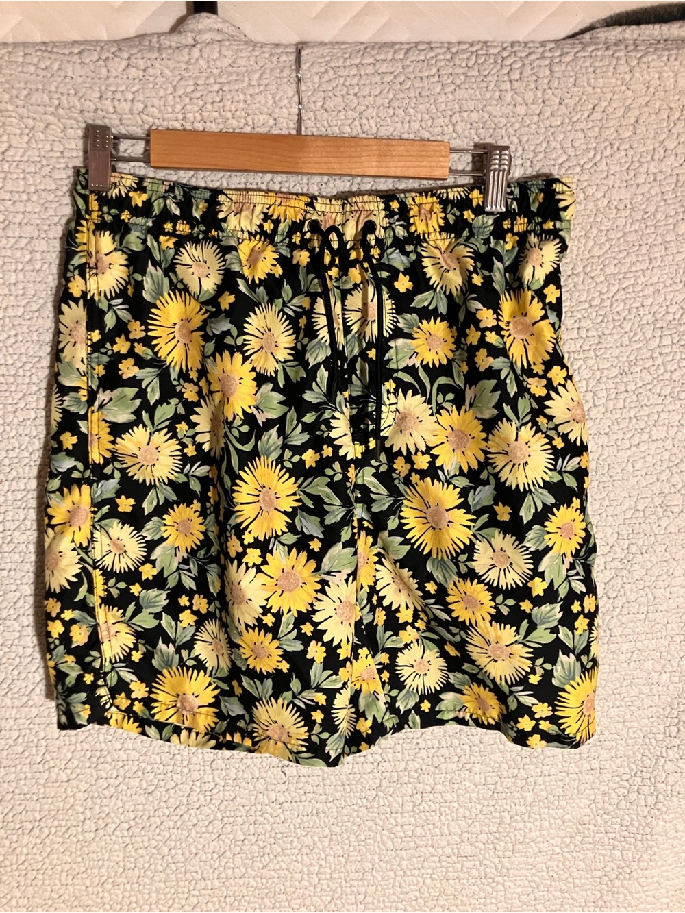 Old Navy Black Floral Drawstring Women's Shorts